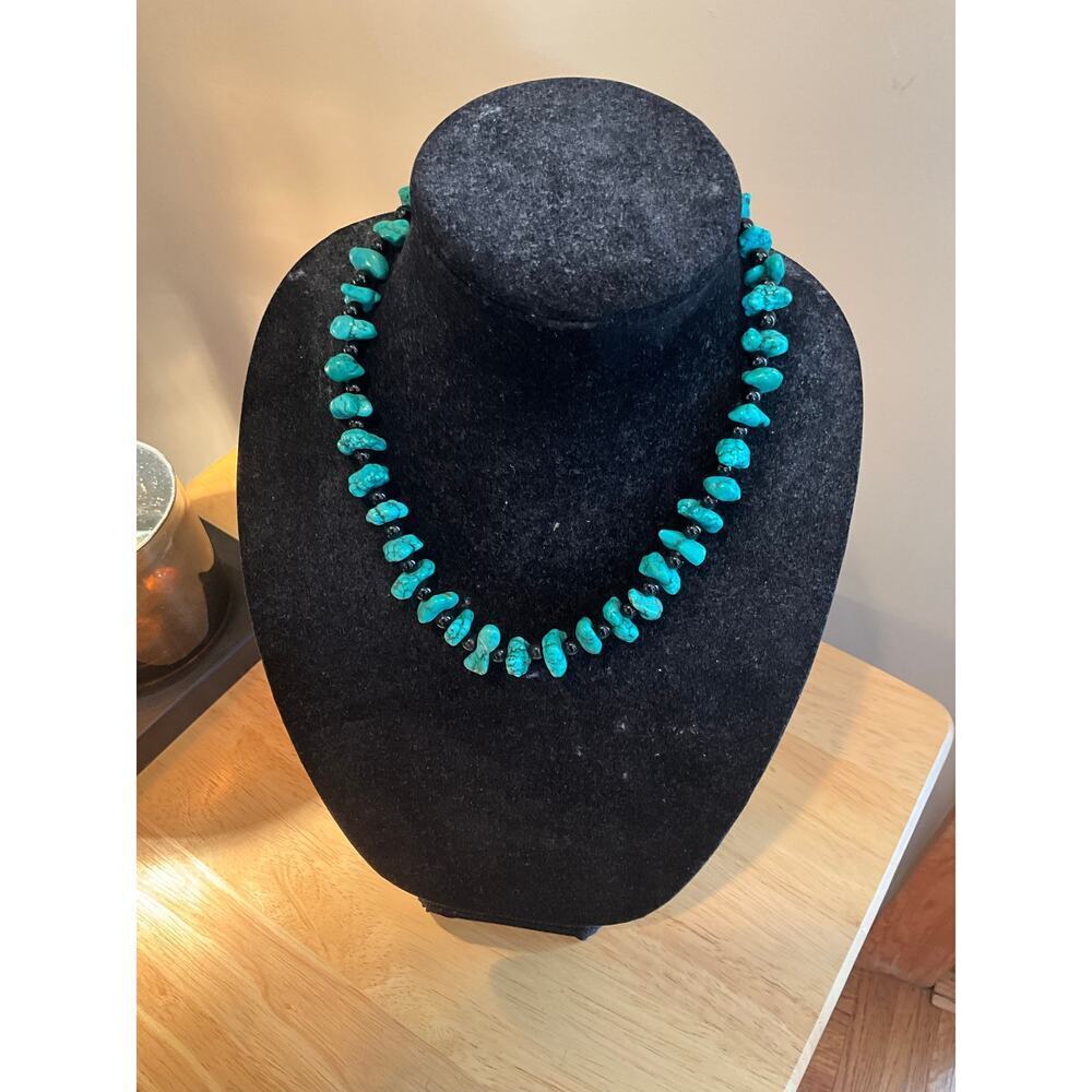 Natural handmade Turquise and onyx 18" necklace